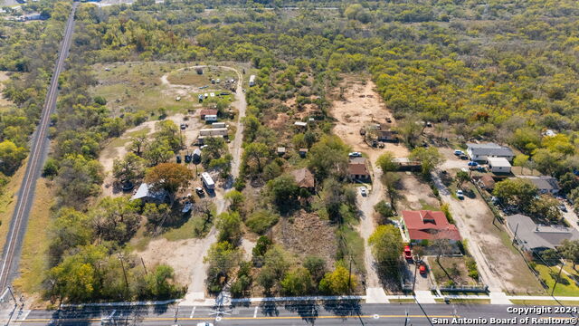 718 W Villaret Blvd Property Photo 4