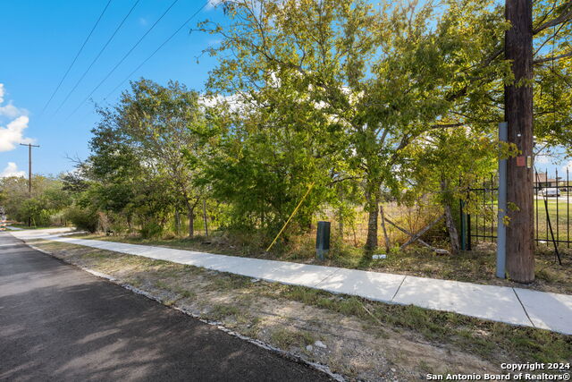 718 W Villaret Blvd Property Photo 7