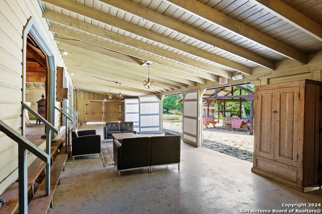 109 Waring Welfare Property Photo 5