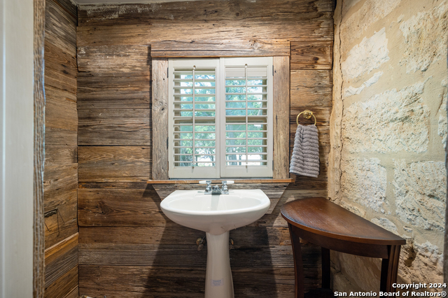 109 Waring Welfare Property Photo 13