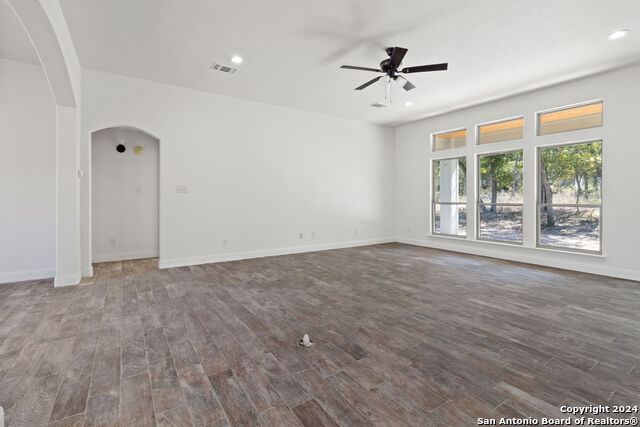 140 Great Oaks Blvd Property Photo 5