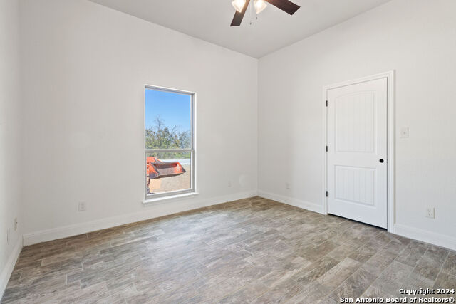 140 Great Oaks Blvd Property Photo 7