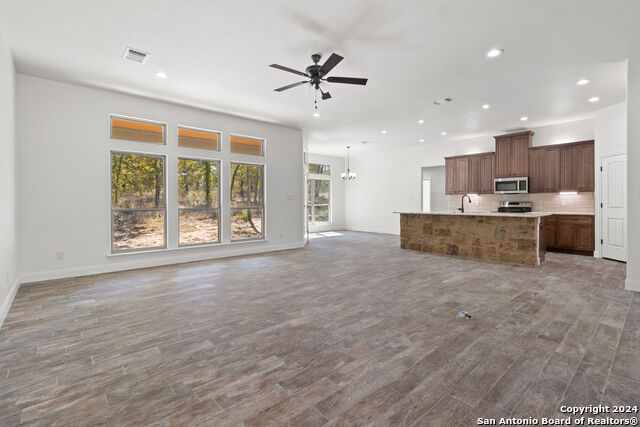 140 Great Oaks Blvd Property Photo 9