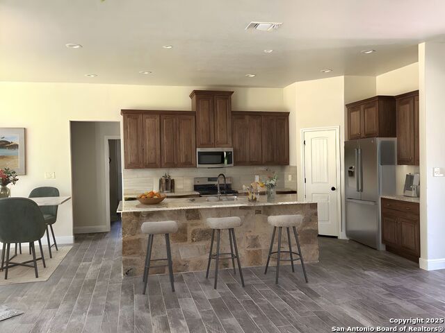 140 Great Oaks Blvd Property Photo 10