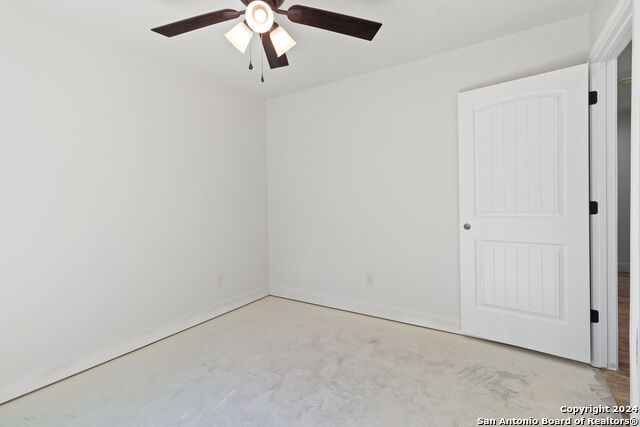 140 Great Oaks Blvd Property Photo 23