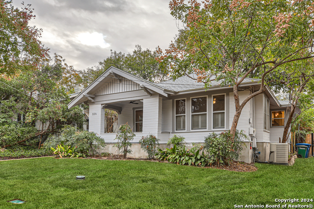338 Queen Anne Property Photo 1