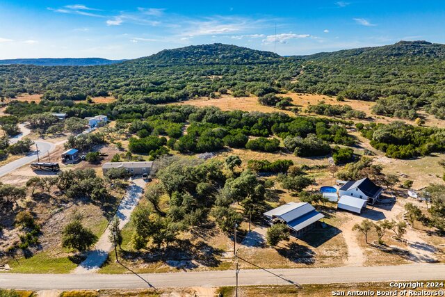 550 Private Rd 1505 Property Photo 12