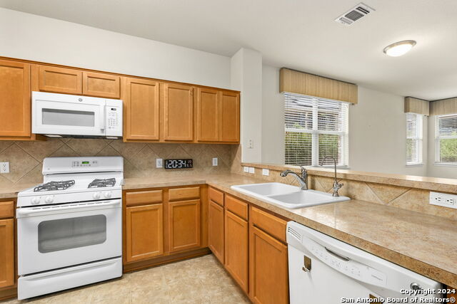 4718 Sunrise Beach Property Photo 5