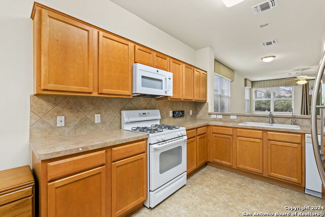 4718 Sunrise Beach Property Photo 6