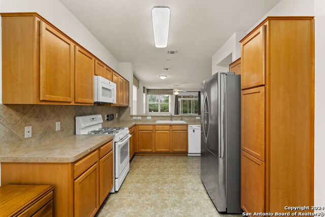 4718 Sunrise Beach Property Photo 7
