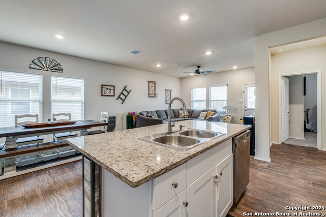 292 Middle Green Loop Property Photo 4