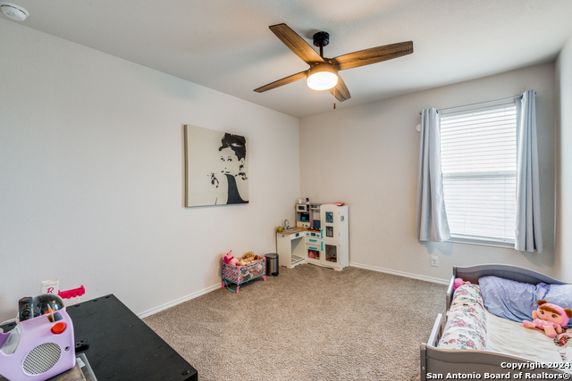 292 Middle Green Loop Property Photo 18