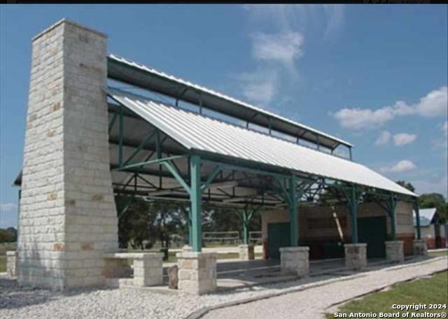188 Merlin Property Photo 4