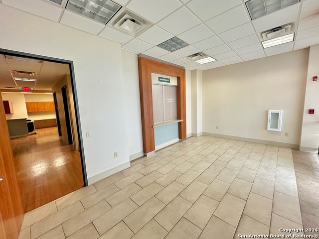 1222 W Oaklawn Rd Property Photo 4