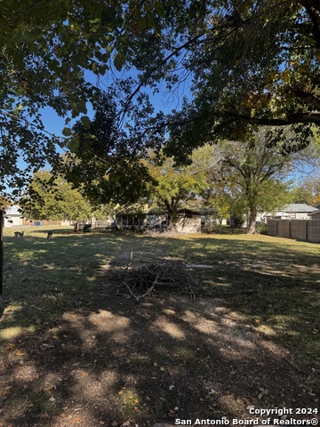 1052 Hayselton Ave Property Photo 3