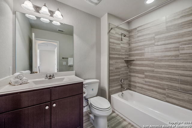 7939 Blackhawk Pass Property Photo 27