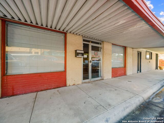 1006 C St Property Photo 2