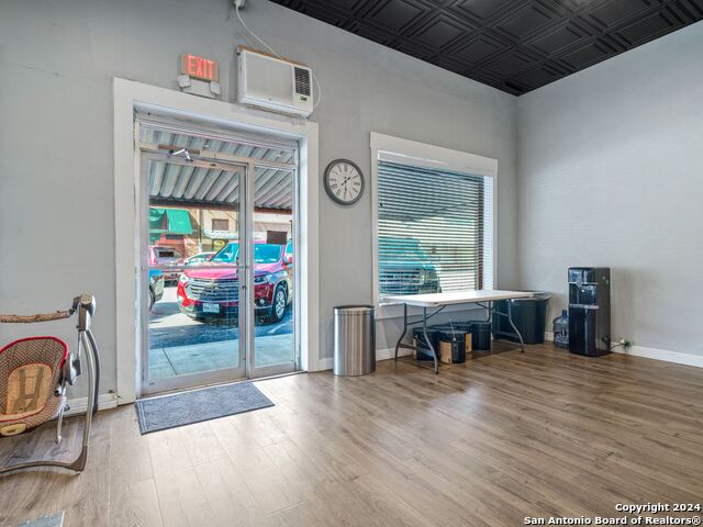 1006 C St Property Photo 4