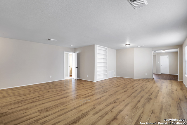 10331 Manor Crk Property Photo 4