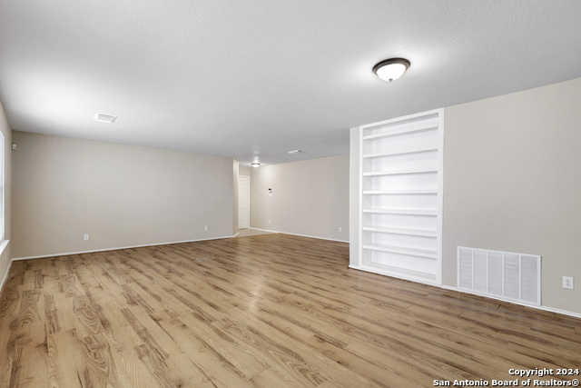 10331 Manor Crk Property Photo 8