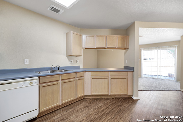 10331 Manor Crk Property Photo 13