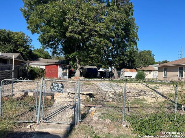 213 S San Horacio Ave Property Photo 1