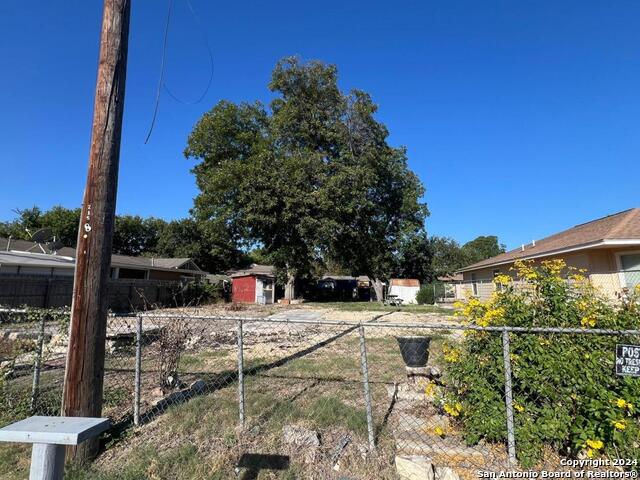 213 S San Horacio Ave Property Photo 4