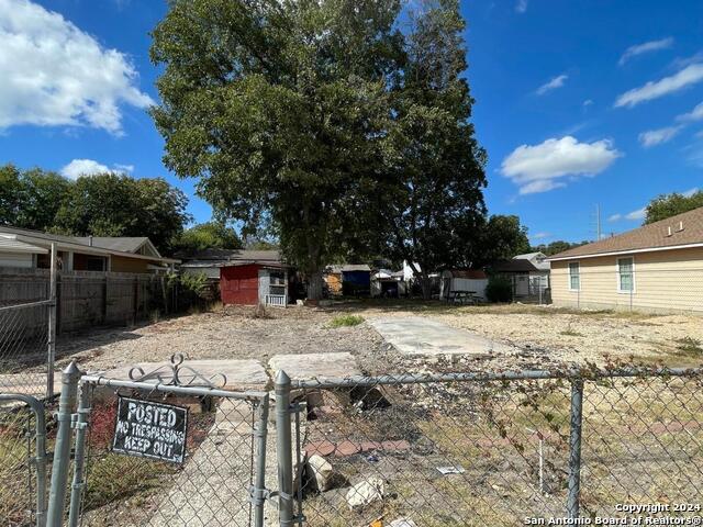 213 S San Horacio Ave Property Photo 9
