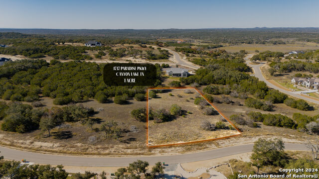 1737 E Paradise Pkwy Property Photo 2