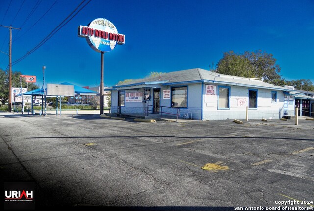 4800 Rigsby Ave Property Photo