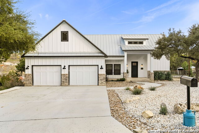 1799 W Lakeside Dr Property Photo 1