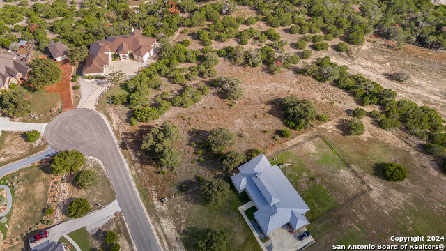 168 Kiwi Ln Property Photo 4