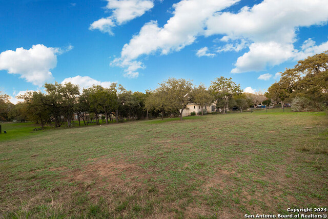 9041 Schoenthal Rd Property Photo 2