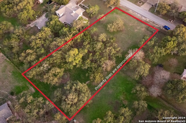9041 Schoenthal Rd Property Photo 3