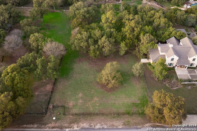 9041 Schoenthal Rd Property Photo 8