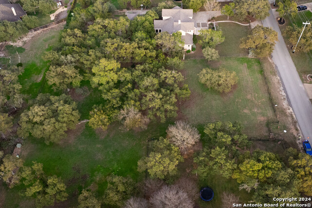 9041 Schoenthal Rd Property Photo 10