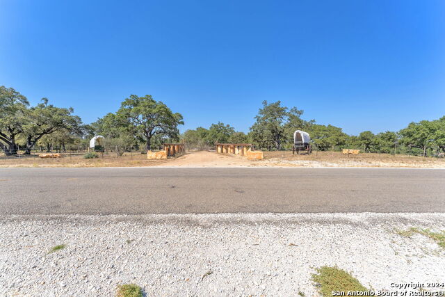 733 Windmill Ridge Property Photo 10