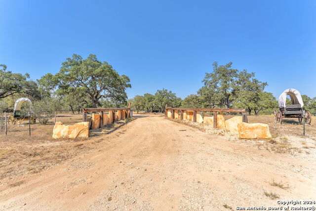 733 Windmill Ridge Property Photo 12