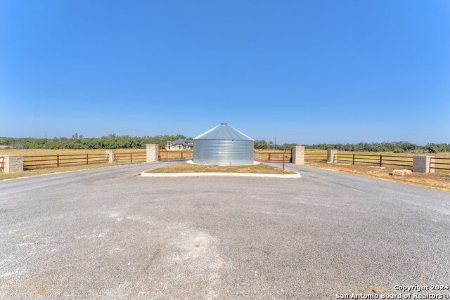 733 Windmill Ridge Property Photo 13