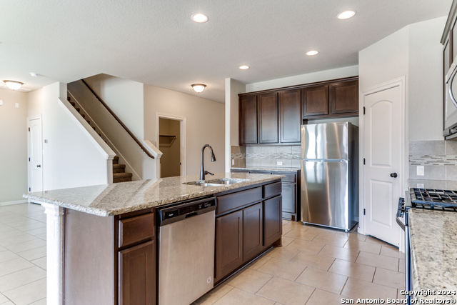25711 Velvet Creek Property Photo 6