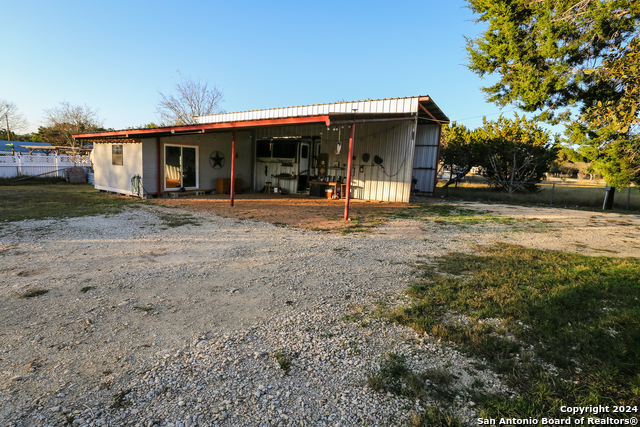 131 Mills Lane Property Photo 3