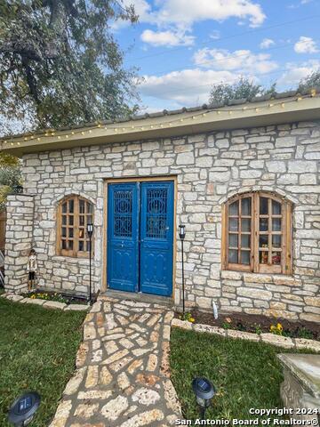 453 E Zipp Rd Property Photo 1