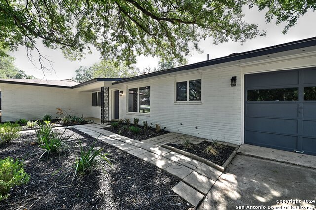 1022 GREY OAK DR Property Photo 1