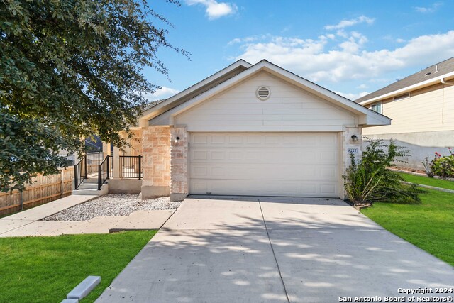 8227 Pioneer Oak Property Photo 1