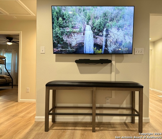 2028 W Woodlawn Ave Property Photo 10