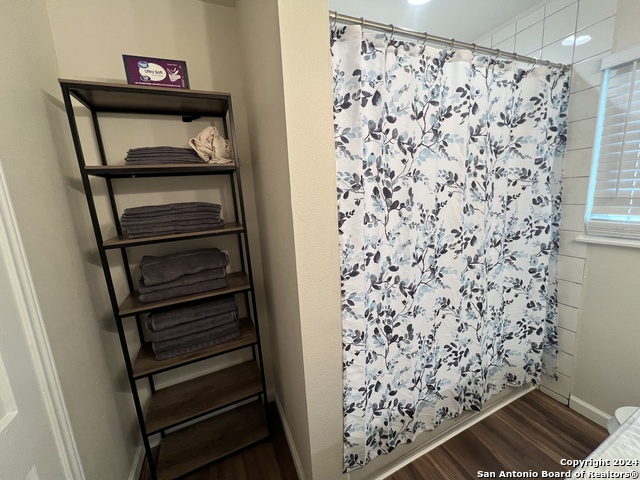 2028 W Woodlawn Ave Property Photo 75