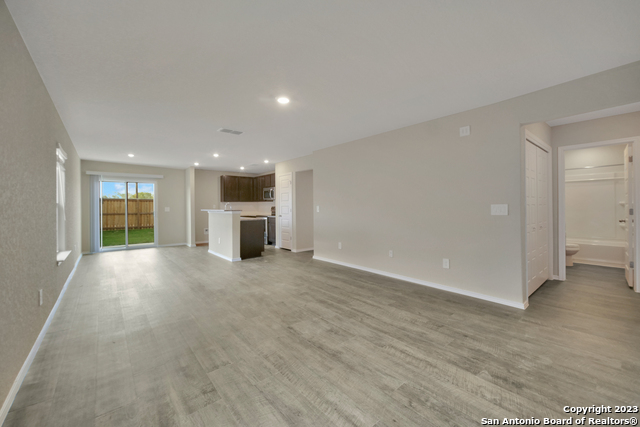 524 Roquefort St Property Photo 2