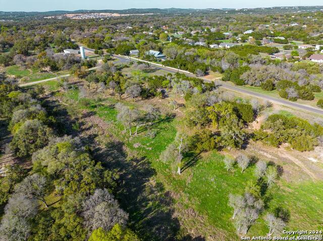 7050 Circle Oak Property Photo 3
