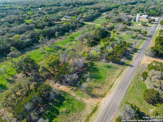 7050 Circle Oak Property Photo 4