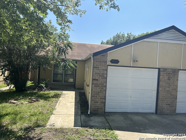 14511 Clovelly Wood Property Photo 1